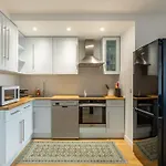 Brochant - Appartement Moderne Paris Batignolles